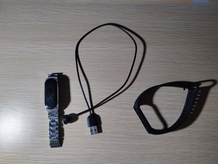 小米手环5 NFC版 买来没怎么用过 配件...