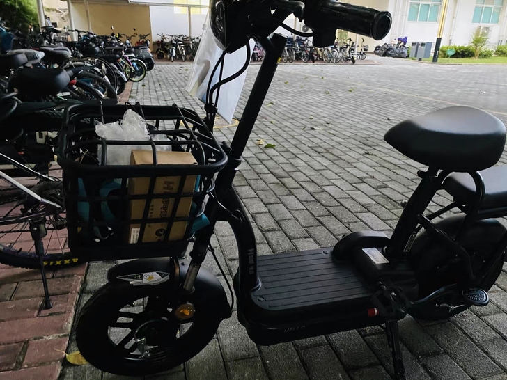 【贴在车在】哈罗棒途电动车，手机开锁，可转...