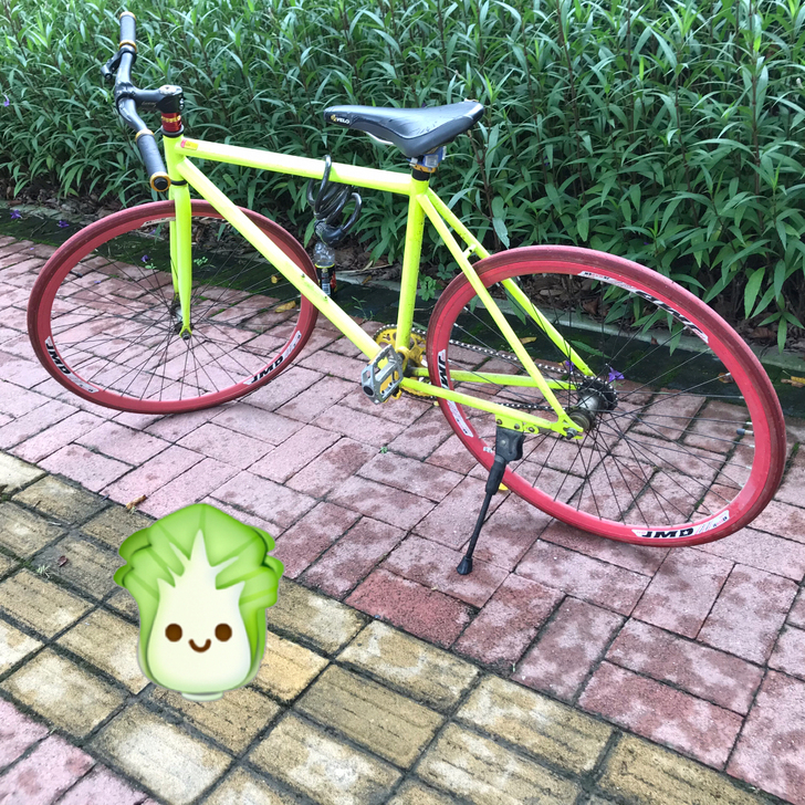 朦太奇死飞,有电车了放着不骑了。