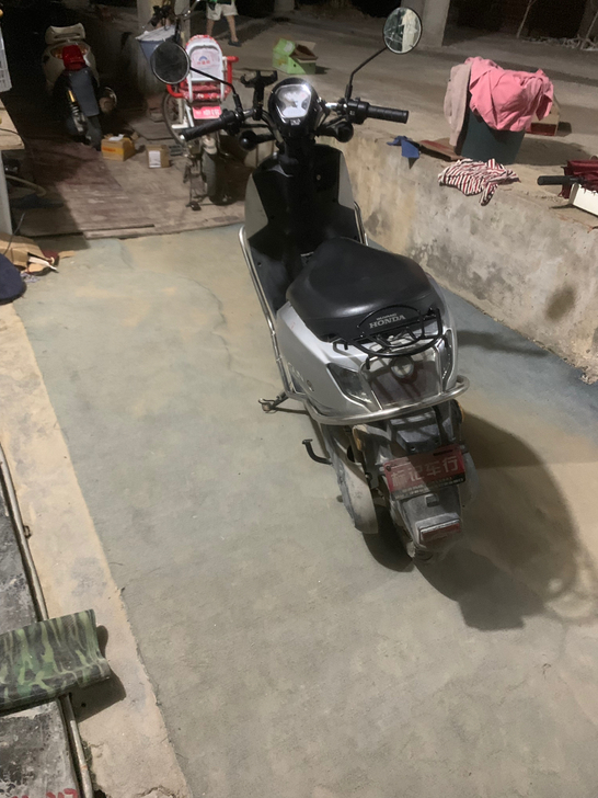 正品五羊电动车，没洗8.9成新，电池刚换不...