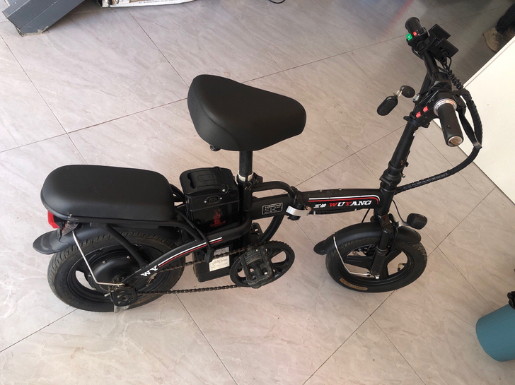 半年不到的五羊折叠电动车，电池48V，带助...