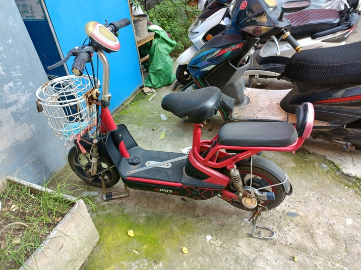 小刀电动车,18年买的。不经常骑,放了两年...