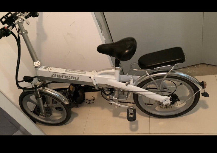 正步锂电池折叠电动车，车圈铝合金，电池里程...