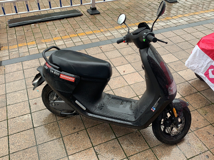 九号E100,行驶180公里准新车!最高时...