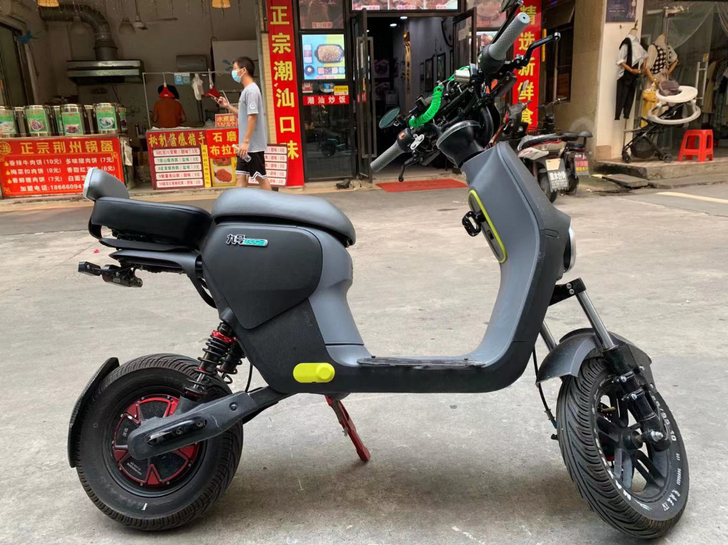 出台九号B30C，app过户（合格证，两把...