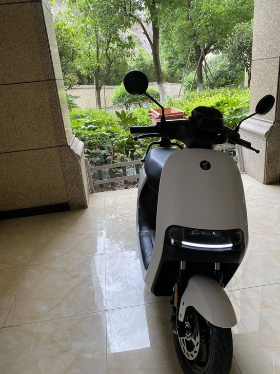 九号e80c    72v23a 白色