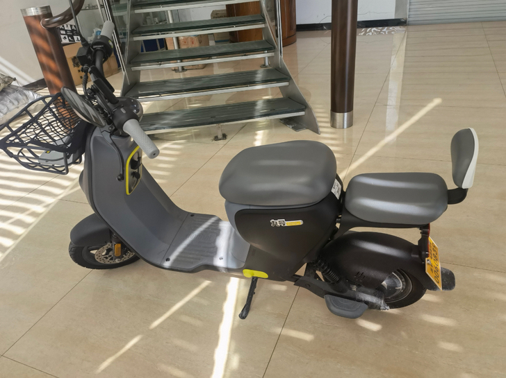 九号电动车b80,配脚踏,原装配儿童座椅,...