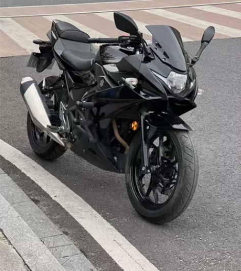 21年铃木gsx250 感兴趣的话点“我想...
