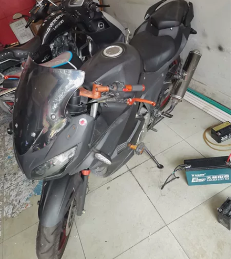 出自用宝雕250双缸双排摩托车一辆,力帆发...