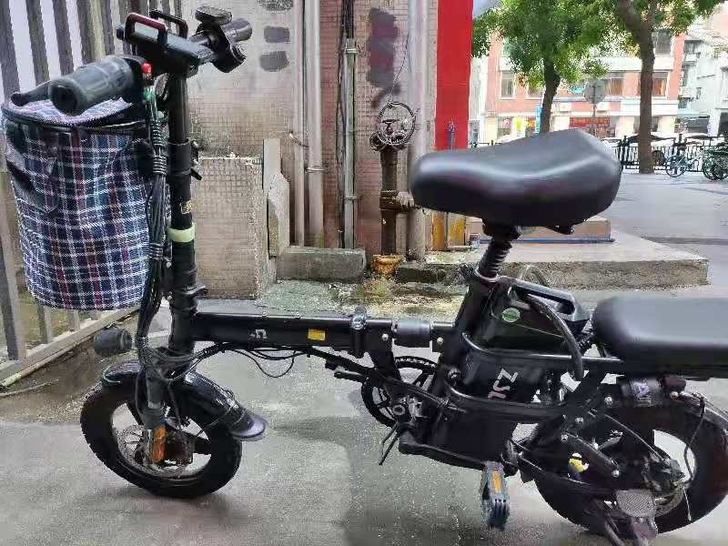 出售折叠电动车 电池是新的 15安 电池 ...