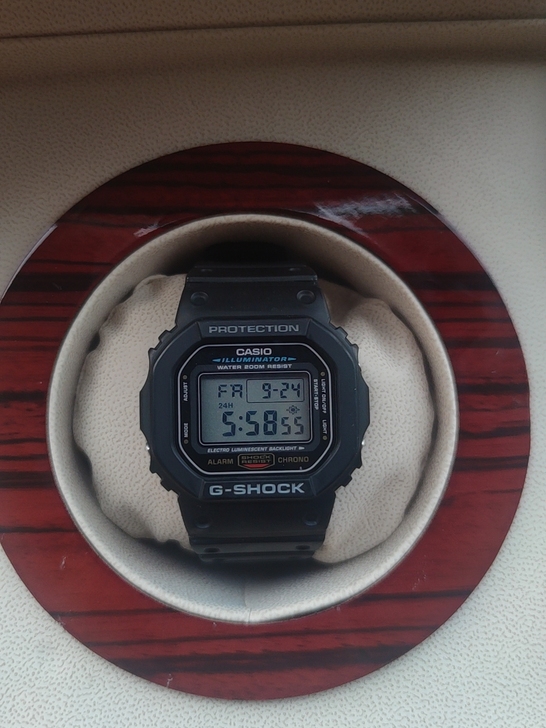 卡西欧dw5600，9新