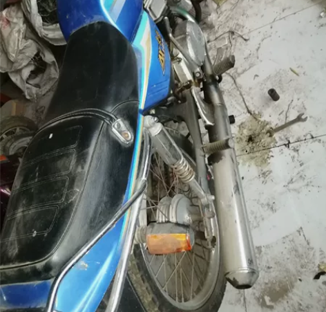 豪爵AX100 进口机 感兴趣的话点“我想...
