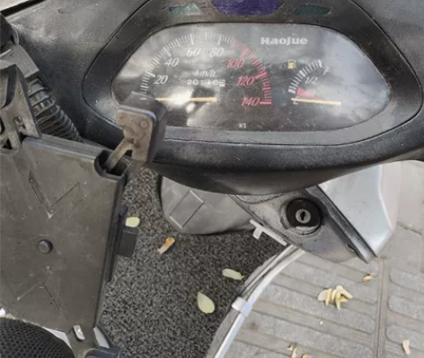 豪爵，买了3年了，2万公里，没有手续，有车...