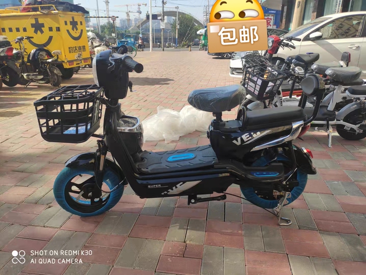 新车新电瓶,款式像个小摩托一样,质保一年,...