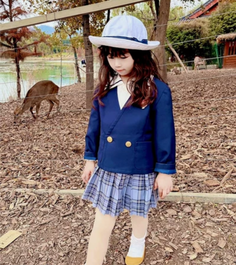 日本校服 藏青色西装格子背带裙 成色好 内...