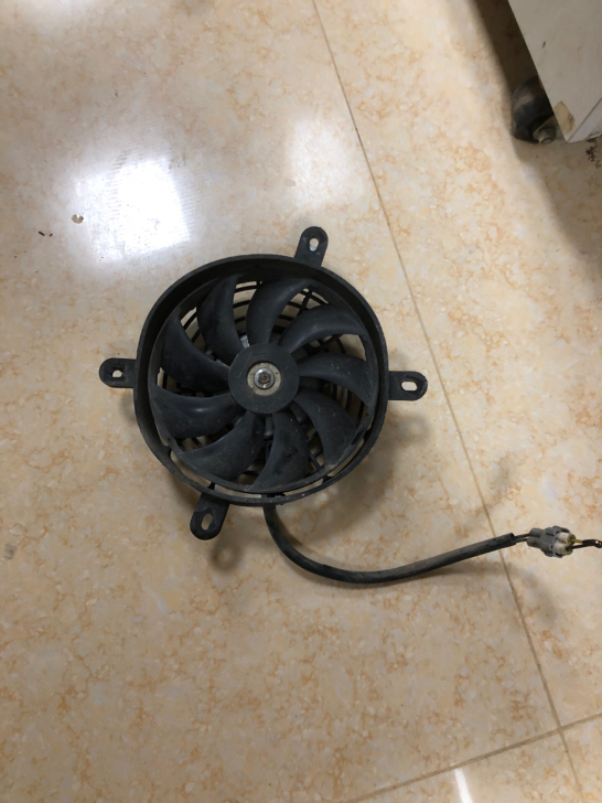 双杠350水箱风扇，一个40包邮，需要的可...