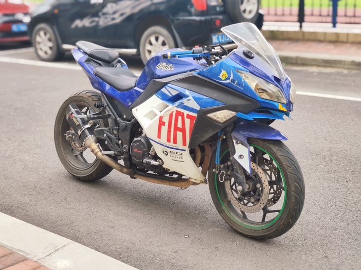 永源双缸400小忍者，改的下压鱼鳍，国三无...