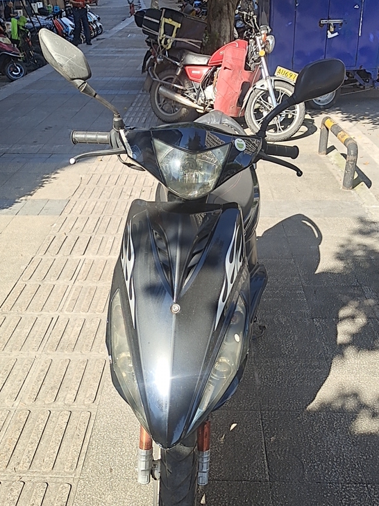 易鹰牌鬼火踏板七成新8000km后轮胎全新
