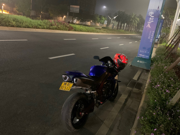雅马哈r1。成色细节非常的ok   原灯。...
