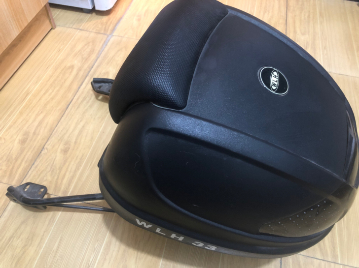 摩托车尾箱