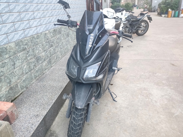 建设 晶鹰125踏板车 国四电喷