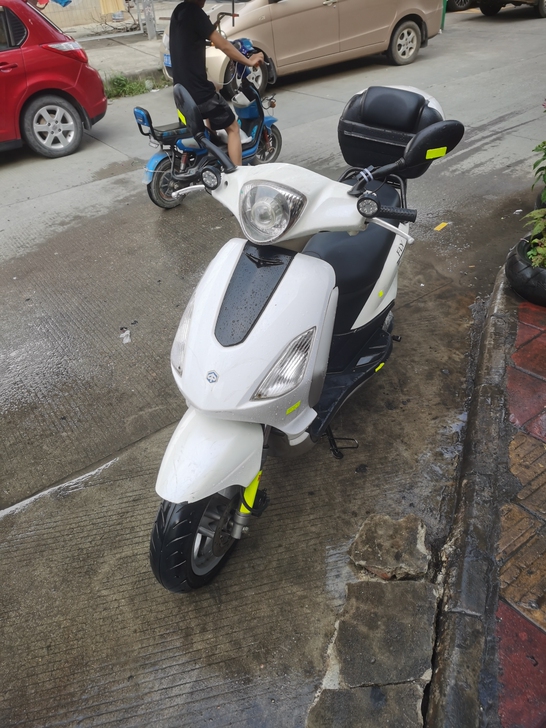 比亚乔Fly150摩托车 正规有牌子，20...