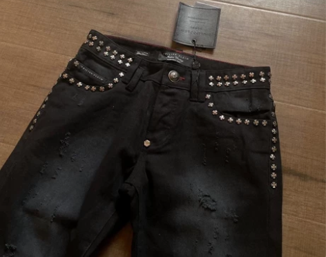 PP铆钉元素破洞牛仔裤骷髅头直筒长裤 出口...