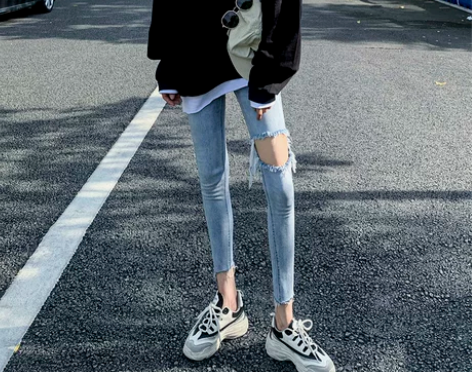 【特卖节价】网红超火ins高腰破洞牛仔裤女...
