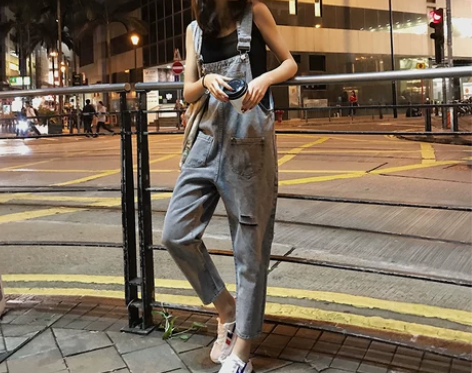 破洞牛仔背带裤女韩版宽松2020新款时尚洋...