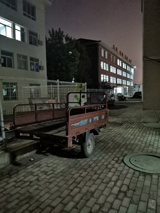 150三轮摩托车转让，外观旧，但发动机很新...