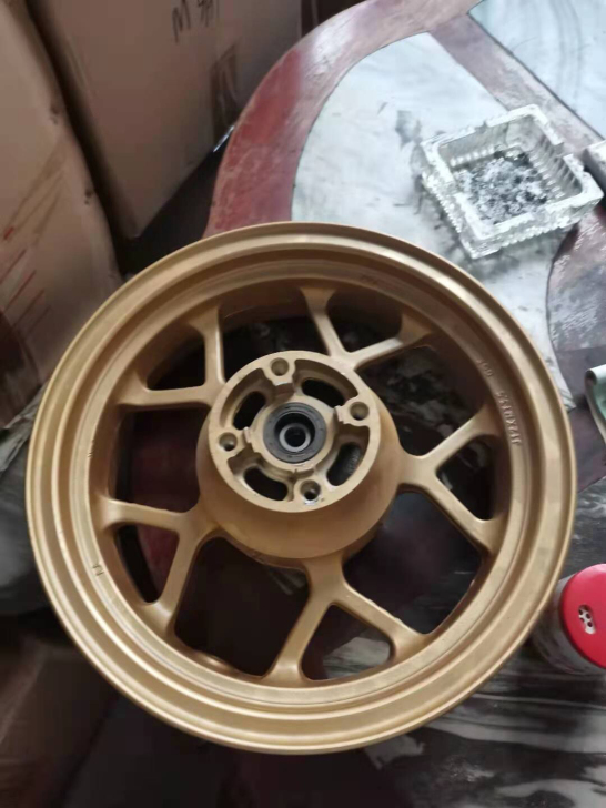春风狒狒，M3，银钢小怪兽，大公仔12寸铝...