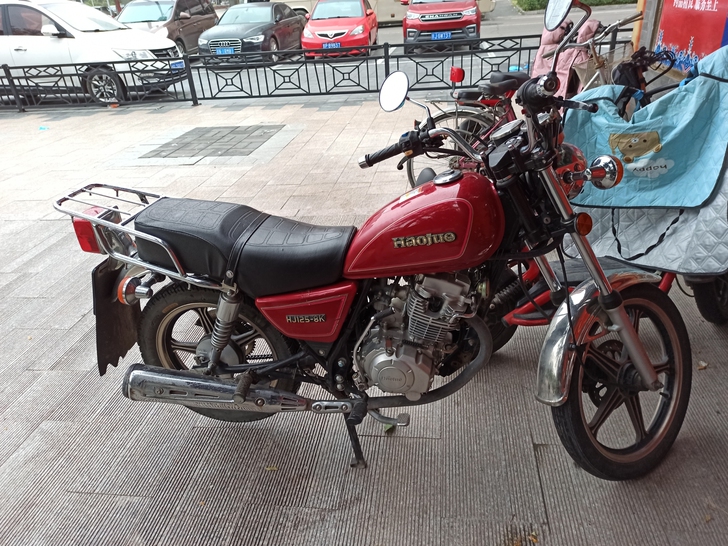 2018年豪爵125-8k摩托车，私户要求...