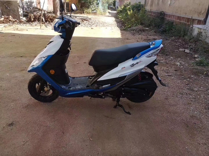 豪爵灵迪125cc.原装每颗螺丝，全车9....