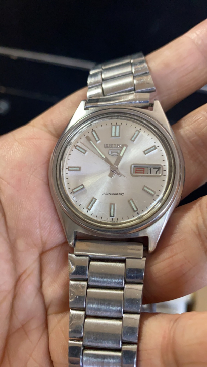 出售基本全新全自动精工牌机械手表，260元...