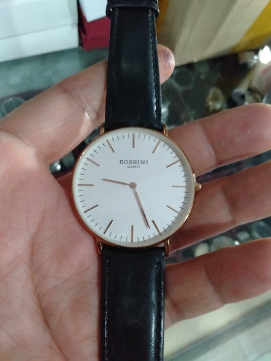 罗西尼超薄石英表,走时精准功能正常,表直径...