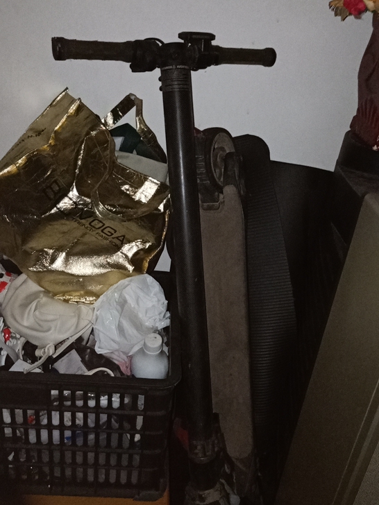 电动滑板车     商场专卖店购买3000...