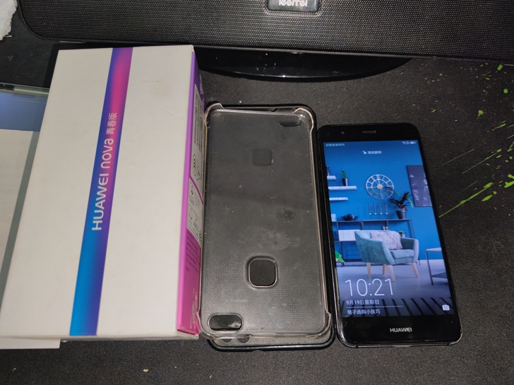 华为nova青春版幻夜黑 4+64G，成色...