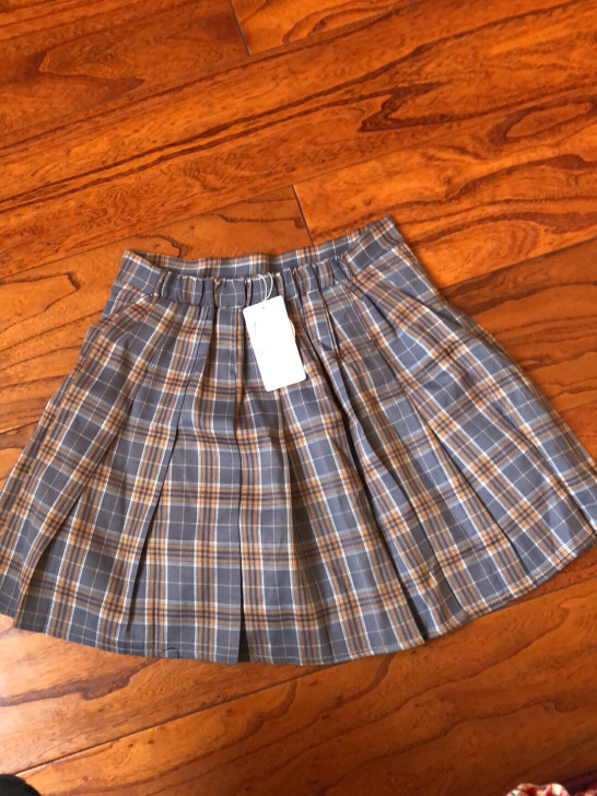 全新百褶学生裙 带内衬腰部有弹力