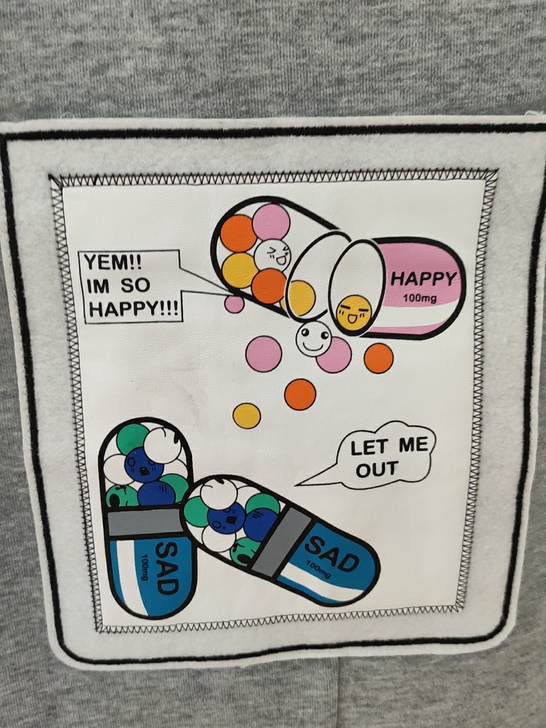 拉夏旗下一款candies连衣裙,背带裙灰...