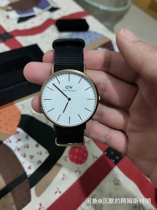 dw手表，低价出售，九成新