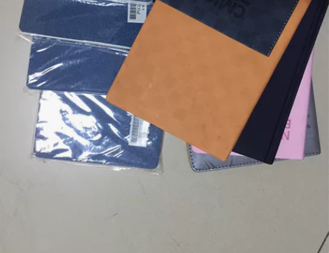 各种记事本，大小不一，提前咨询，硬皮本都是...