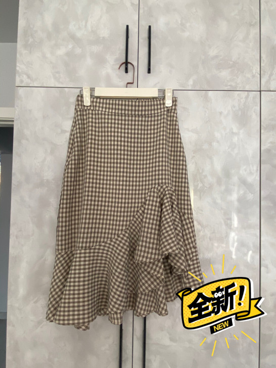 荷叶边包臀裙,M码,买来一次没穿过。270...