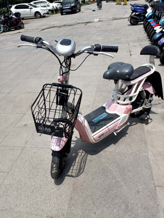 二手电动车，看图吧，也不多说了。充满电一次...