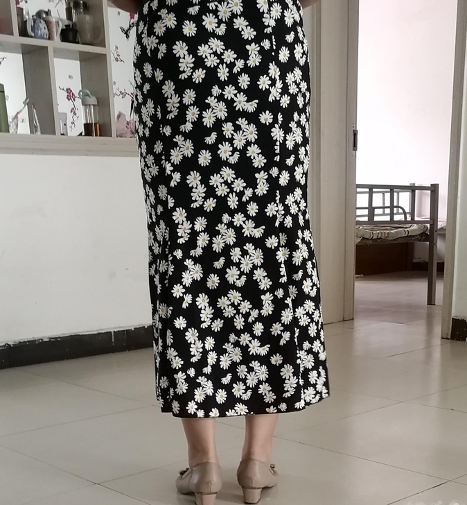 小雏菊鱼尾半身裙子女夏新款气质高腰A字包臀...