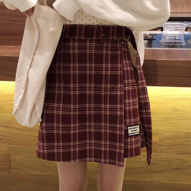 2020年春季裙子短裙女不规则红色格子半身...