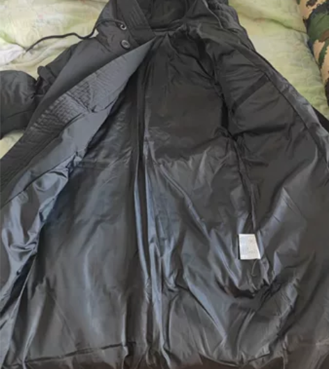黑色男士羽绒服长款，中长款m码，含绒量16...