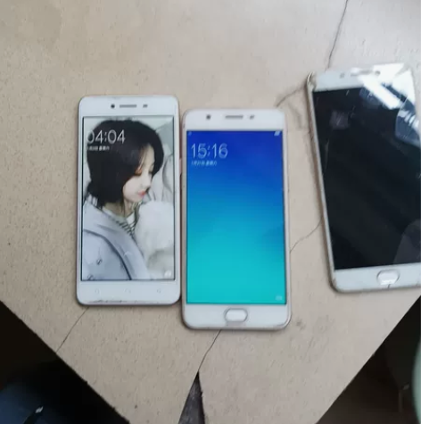 转让三部二手OPPO手机，能开机的屏是好的...
