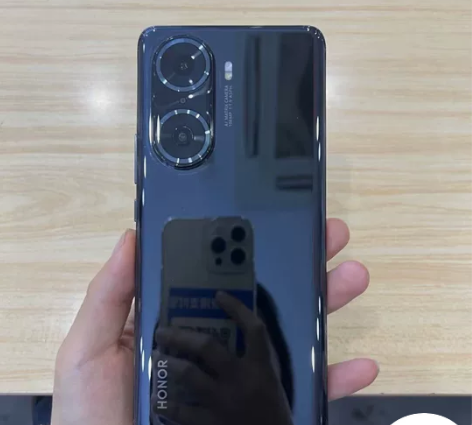 荣耀60手机仅拆封，激活了一个多月 感兴趣...