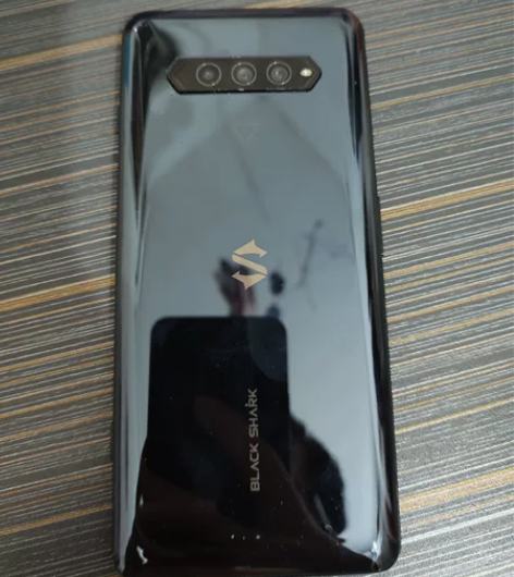 黑鲨4Pro，12256，有一些轻微磕碰，...