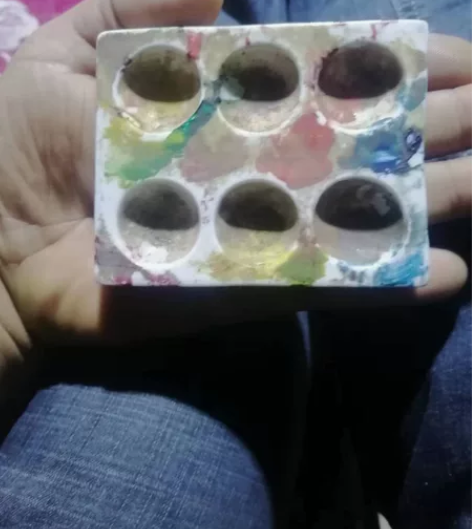 调色盘一个，完整无瑕疵。60包邮 感兴趣的...